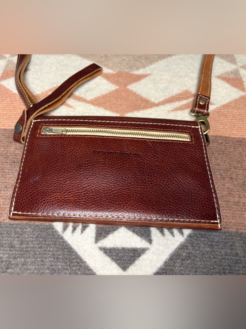 Portland Leather Two-Tone Brown Crossbody Wallet Bag - Picture 5 of 15